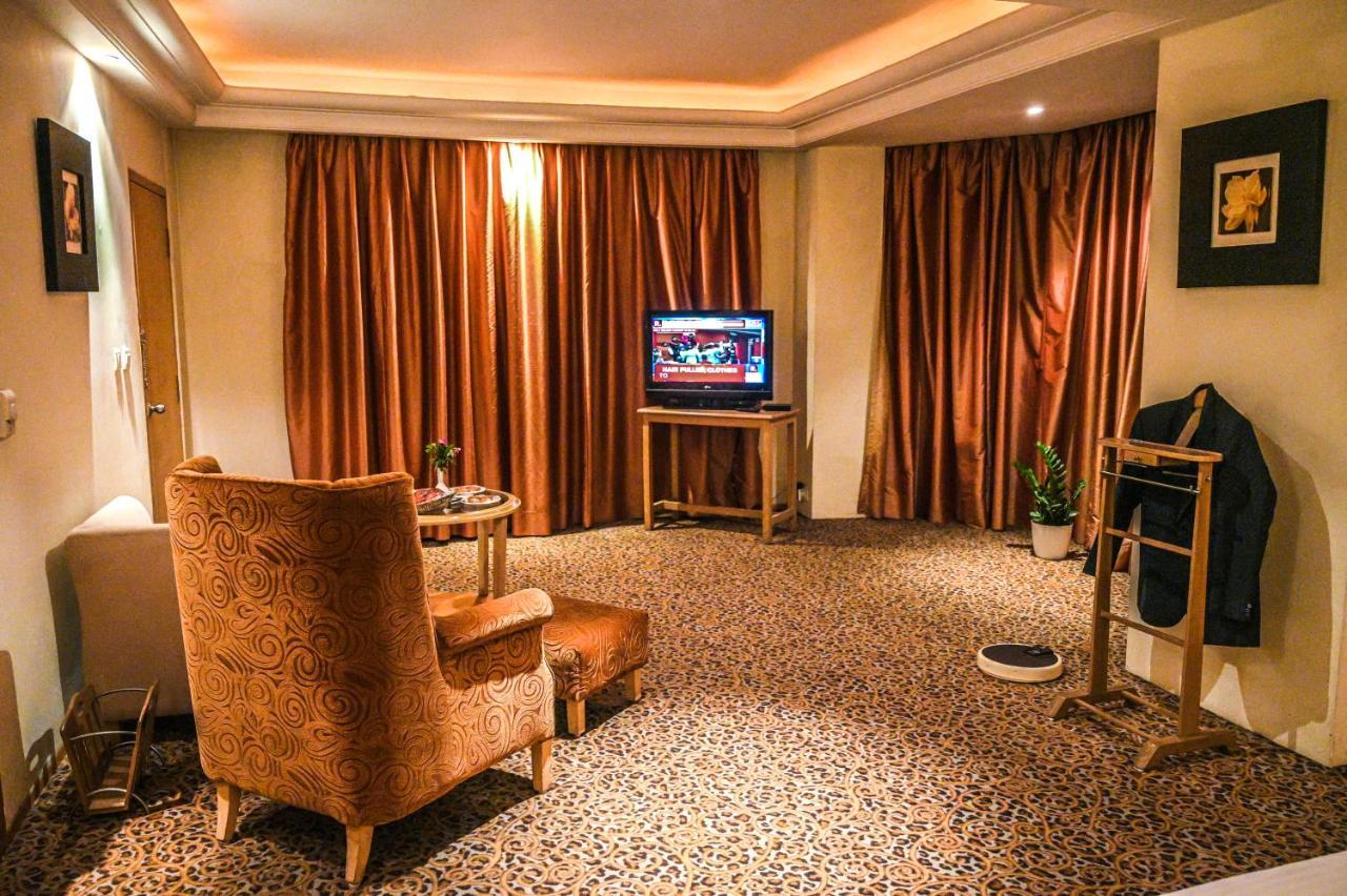 Katriya Hotel And Tower Хидерабад Екстериор снимка
