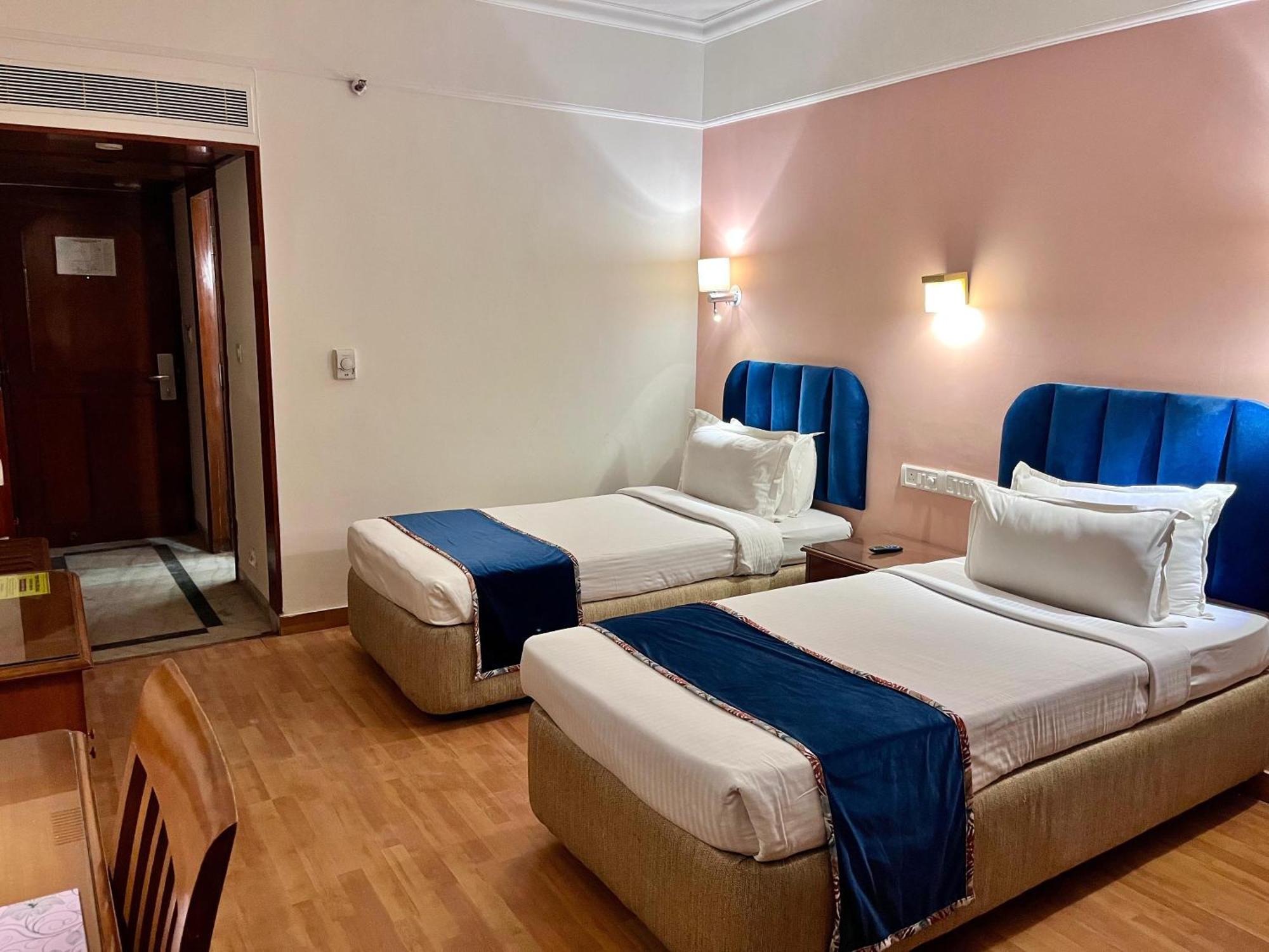 Katriya Hotel And Tower Хидерабад Екстериор снимка