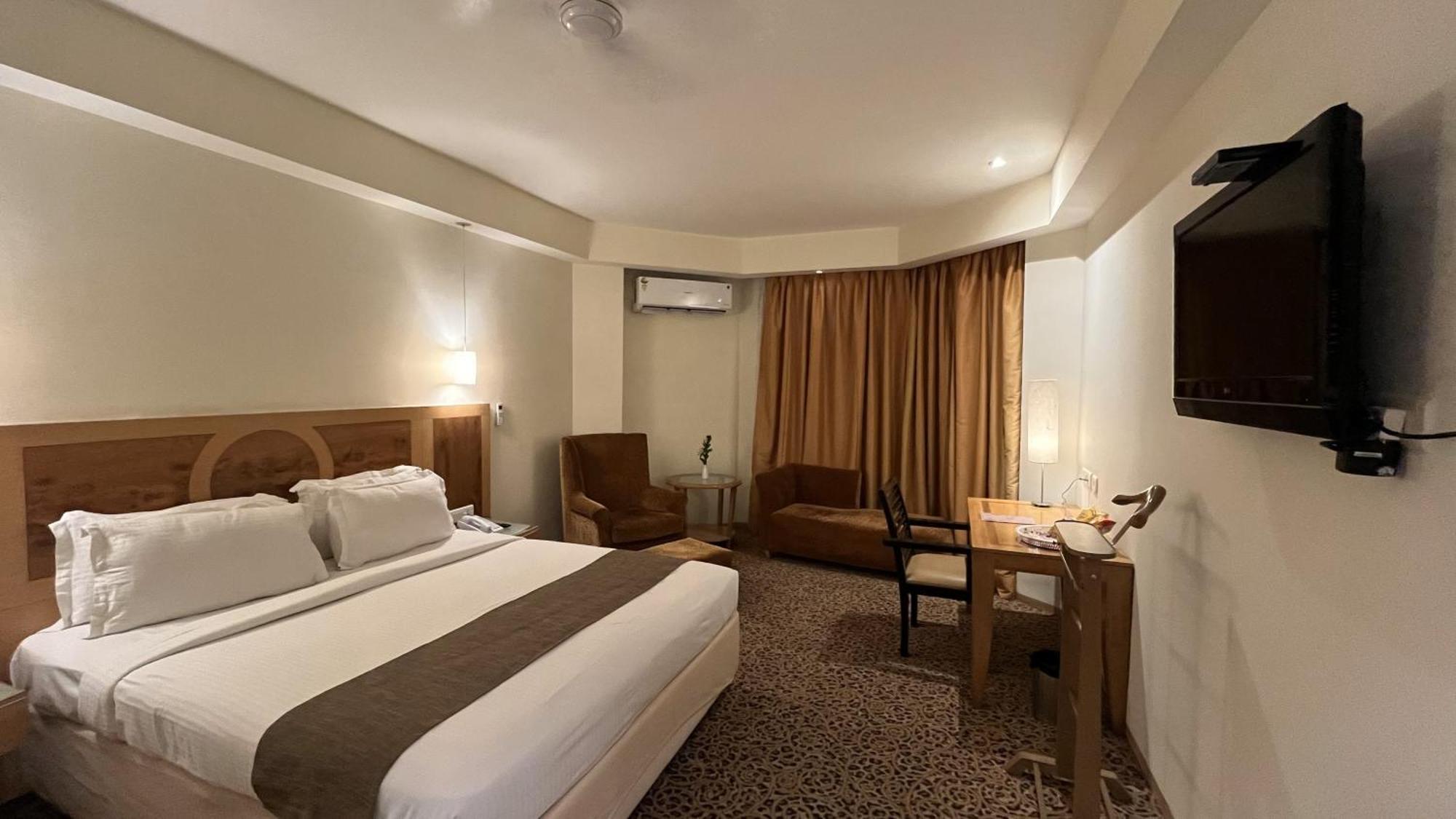 Katriya Hotel And Tower Хидерабад Екстериор снимка