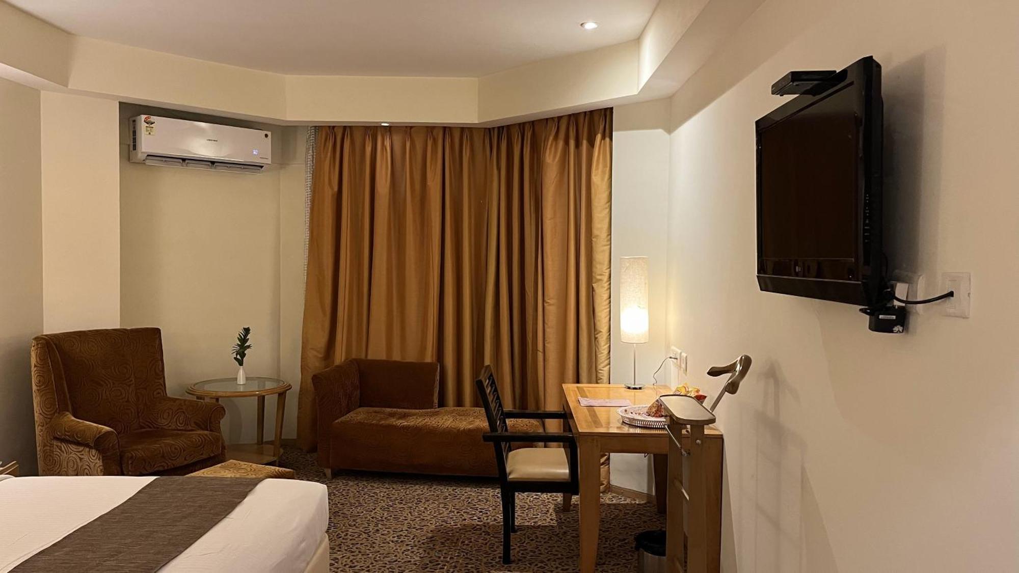 Katriya Hotel And Tower Хидерабад Екстериор снимка