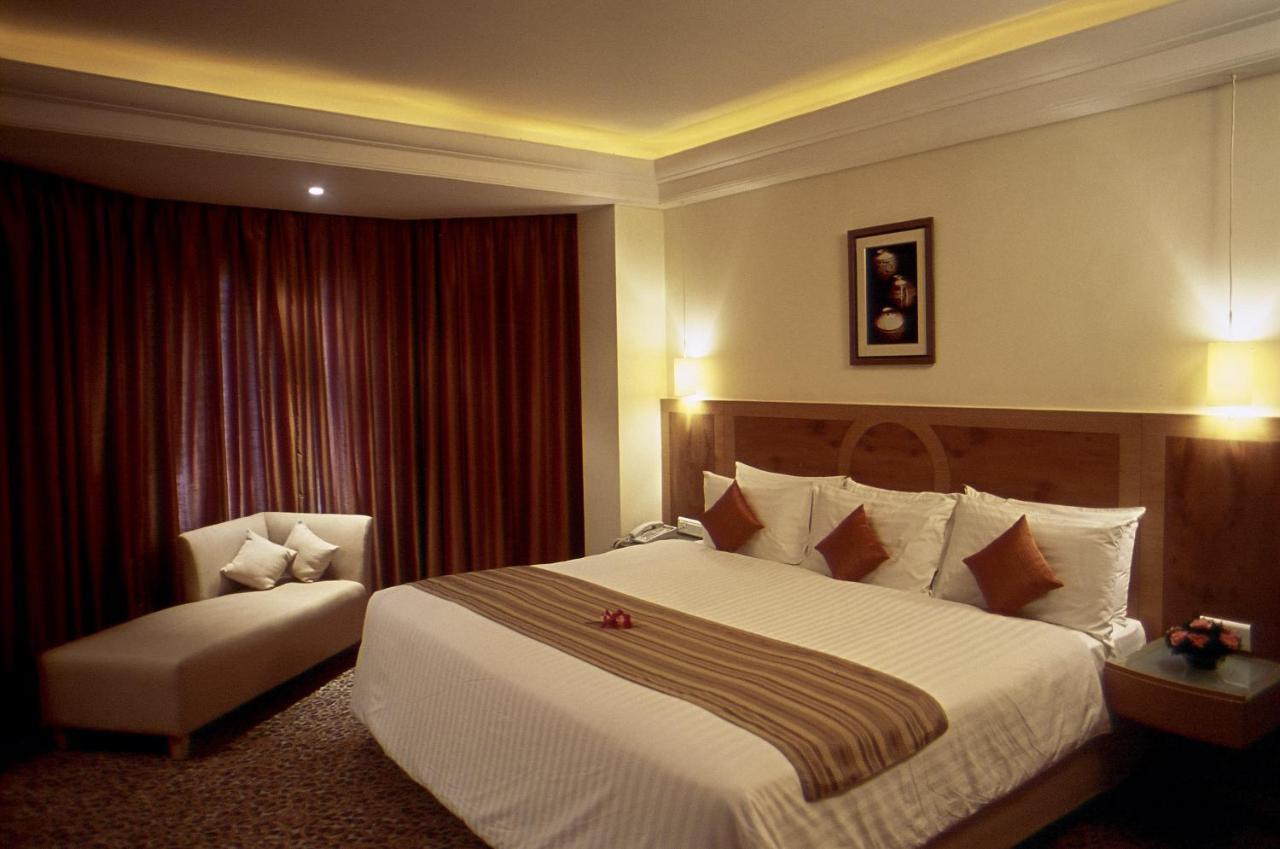 Katriya Hotel And Tower Хидерабад Екстериор снимка